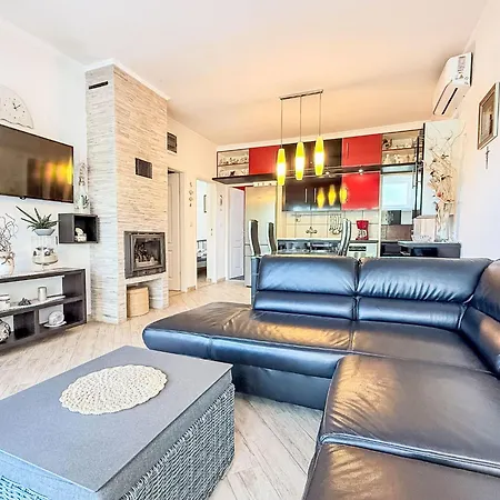 Appartamento Mirjana-1 By Interhome