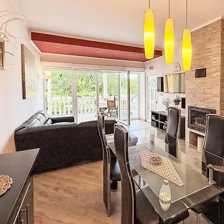 Appartement Mirjana-1 By Interhome