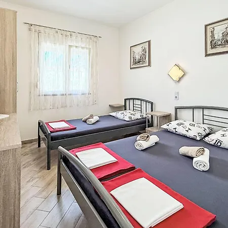 Appartement Mirjana-1 By Interhome